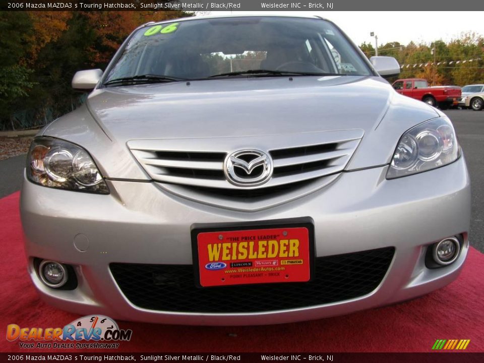 2006 Mazda MAZDA3 s Touring Hatchback Sunlight Silver Metallic / Black/Red Photo #2