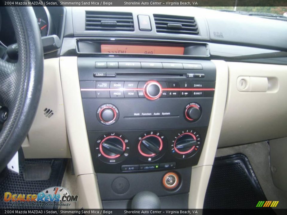 2004 Mazda MAZDA3 i Sedan Shimmering Sand Mica / Beige Photo #18