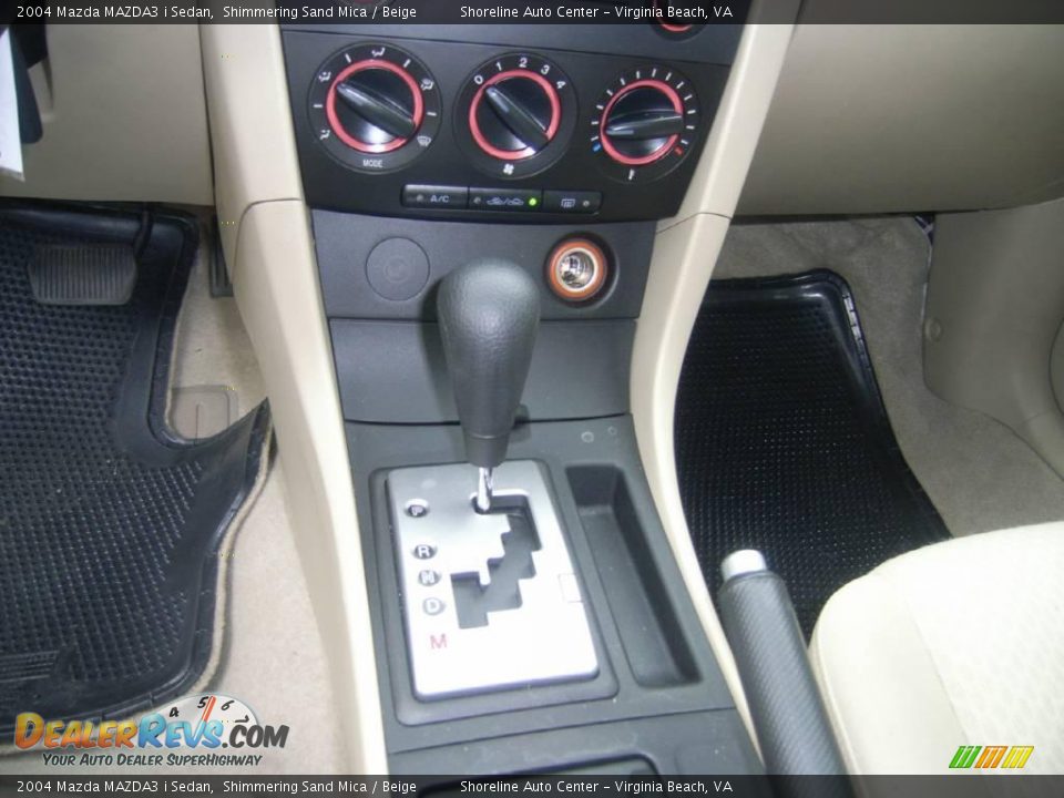 2004 Mazda MAZDA3 i Sedan Shimmering Sand Mica / Beige Photo #21