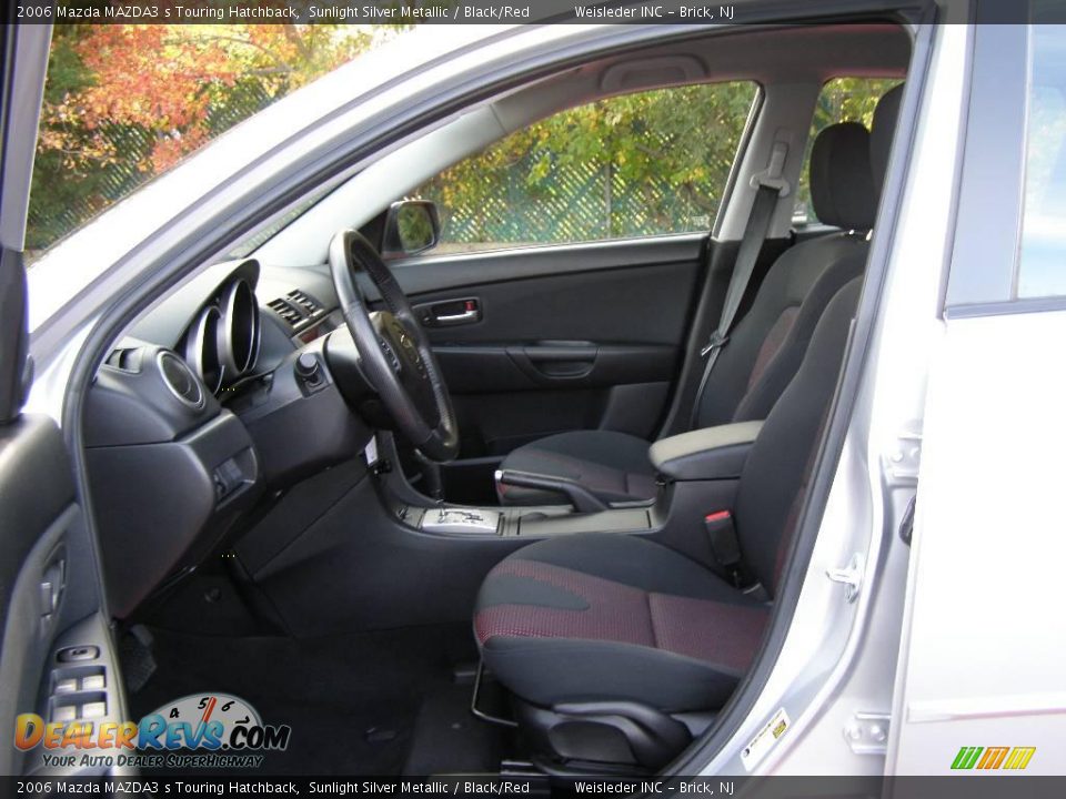 2006 Mazda MAZDA3 s Touring Hatchback Sunlight Silver Metallic / Black/Red Photo #13