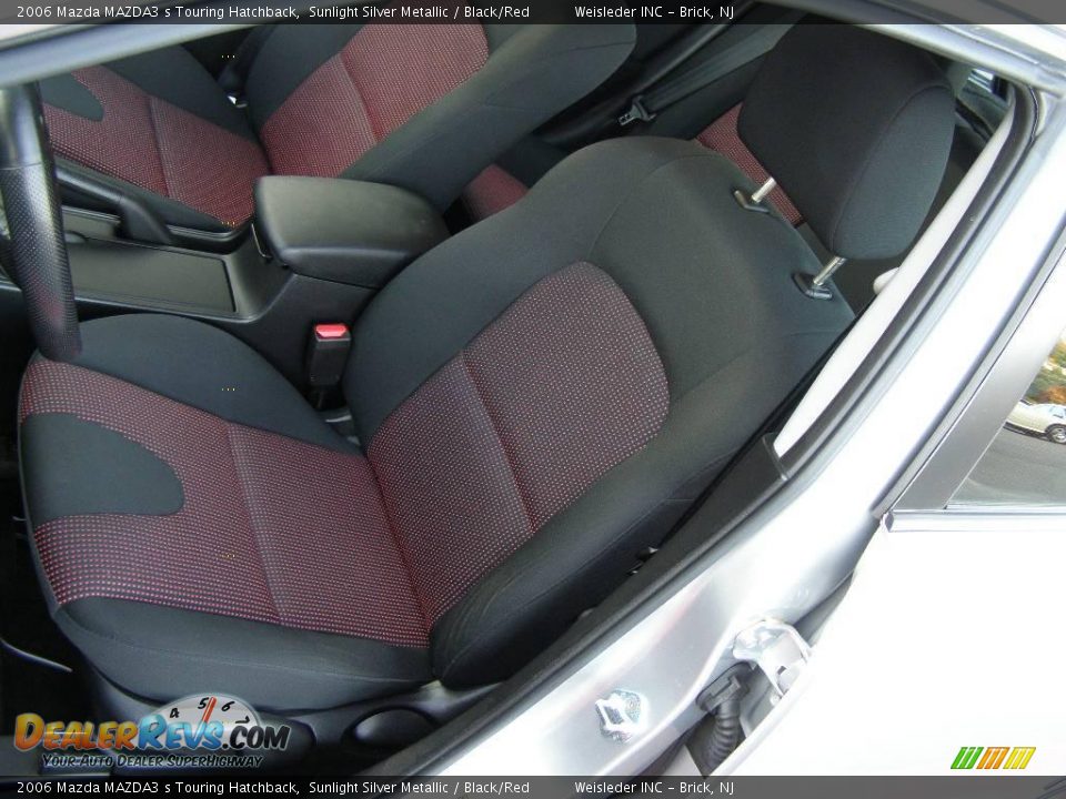 2006 Mazda MAZDA3 s Touring Hatchback Sunlight Silver Metallic / Black/Red Photo #14