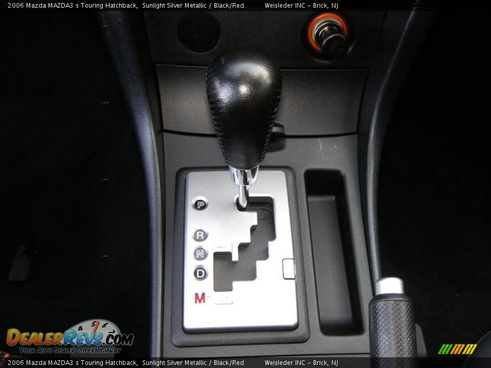 2006 Mazda MAZDA3 s Touring Hatchback Sunlight Silver Metallic / Black/Red Photo #16