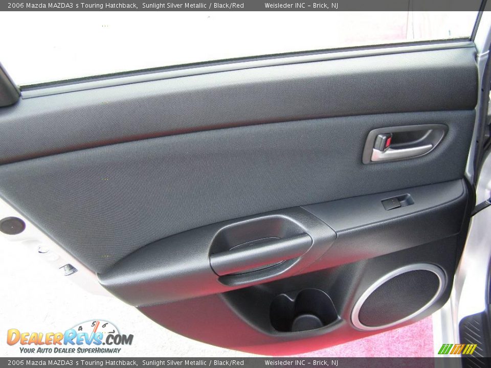 2006 Mazda MAZDA3 s Touring Hatchback Sunlight Silver Metallic / Black/Red Photo #18