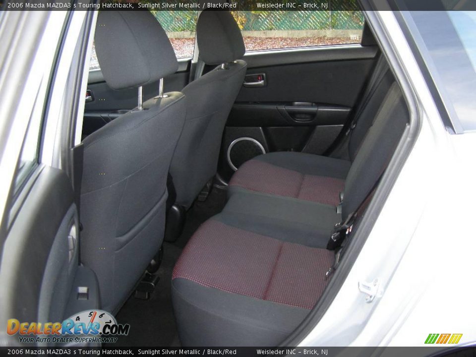 2006 Mazda MAZDA3 s Touring Hatchback Sunlight Silver Metallic / Black/Red Photo #19
