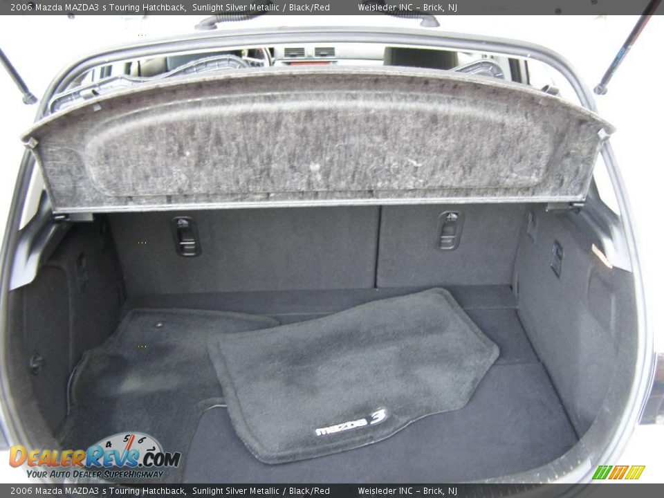 2006 Mazda MAZDA3 s Touring Hatchback Sunlight Silver Metallic / Black/Red Photo #21