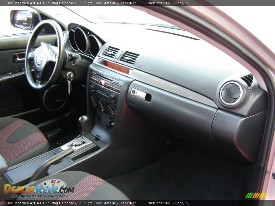 2006 Mazda MAZDA3 s Touring Hatchback Sunlight Silver Metallic / Black/Red Photo #23