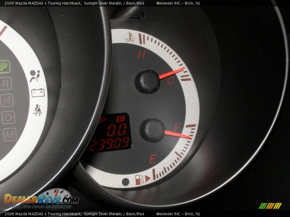 2006 Mazda MAZDA3 s Touring Hatchback Sunlight Silver Metallic / Black/Red Photo #27