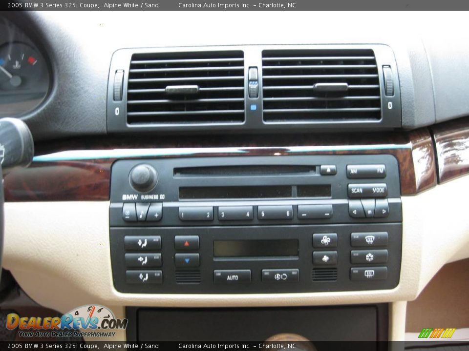 2005 BMW 3 Series 325i Coupe Alpine White / Sand Photo #13