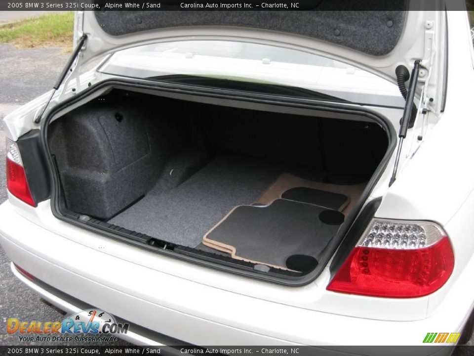 2005 BMW 3 Series 325i Coupe Alpine White / Sand Photo #18