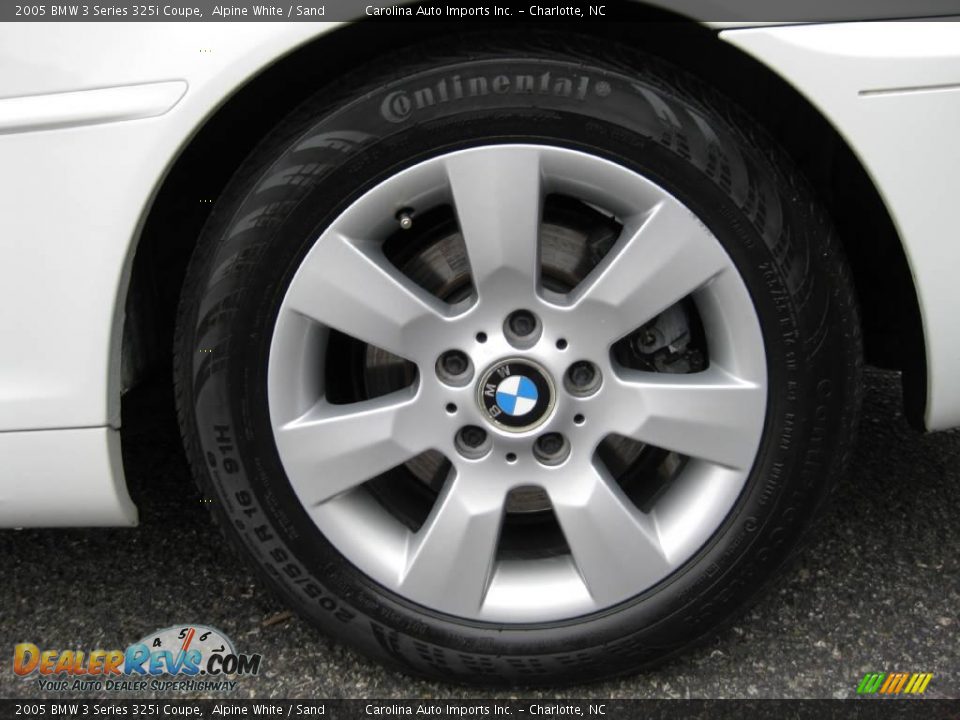 2005 BMW 3 Series 325i Coupe Alpine White / Sand Photo #25