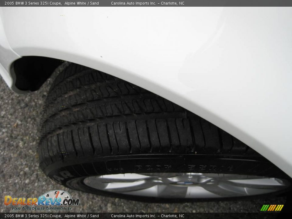 2005 BMW 3 Series 325i Coupe Alpine White / Sand Photo #26