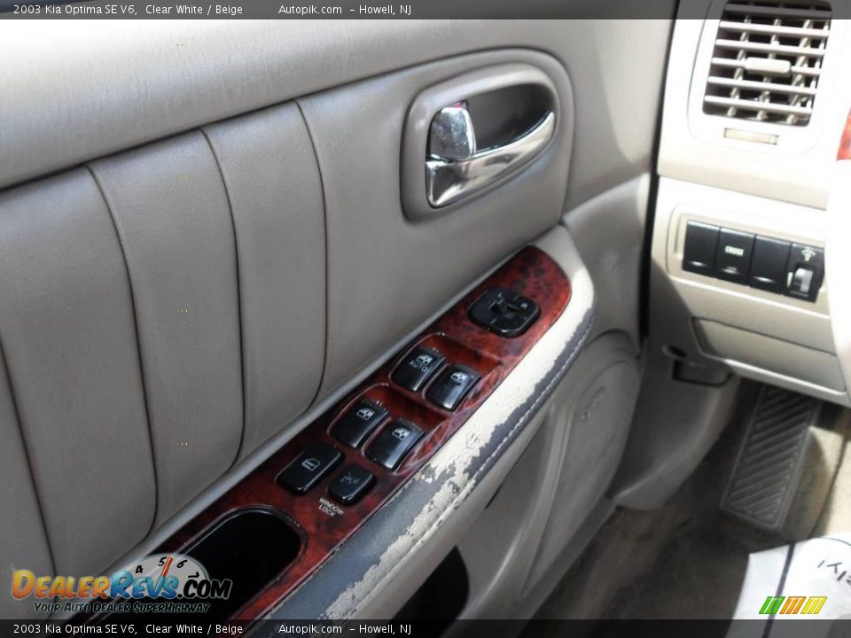 2003 Kia Optima SE V6 Clear White / Beige Photo #16