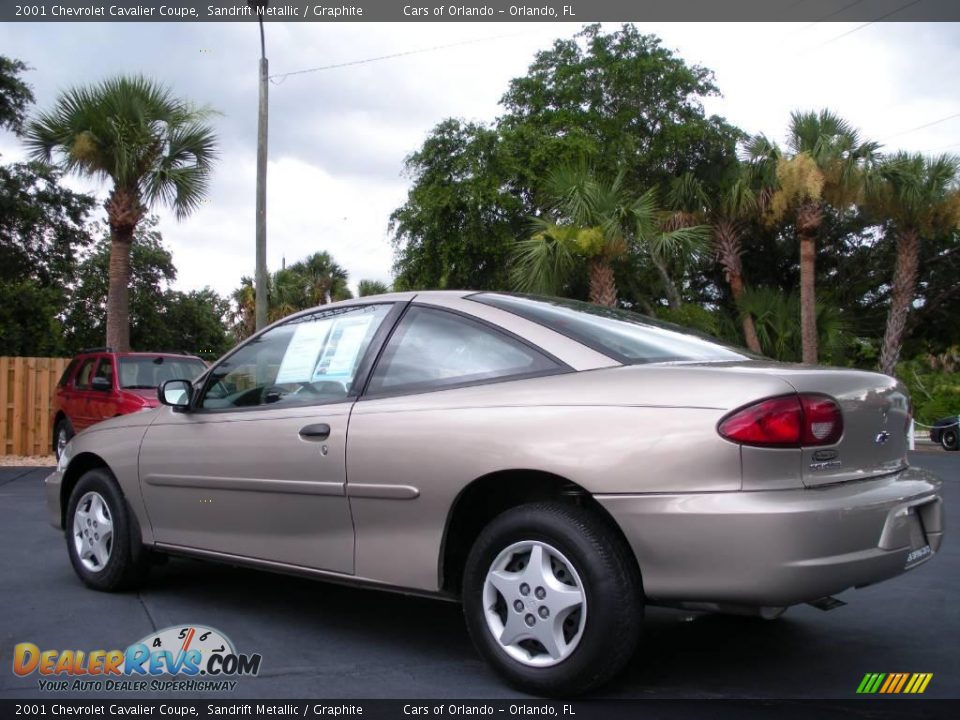 2001 Chevrolet Cavalier Coupe Sandrift Metallic / Graphite Photo #7
