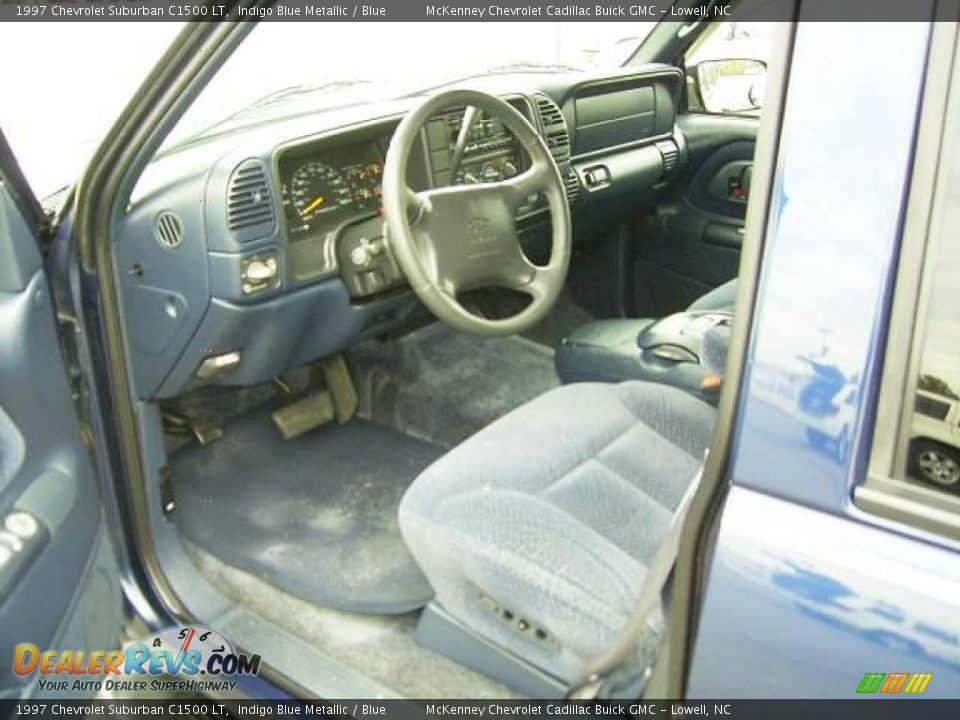 1997 Chevrolet Suburban C1500 LT Indigo Blue Metallic / Blue Photo #26