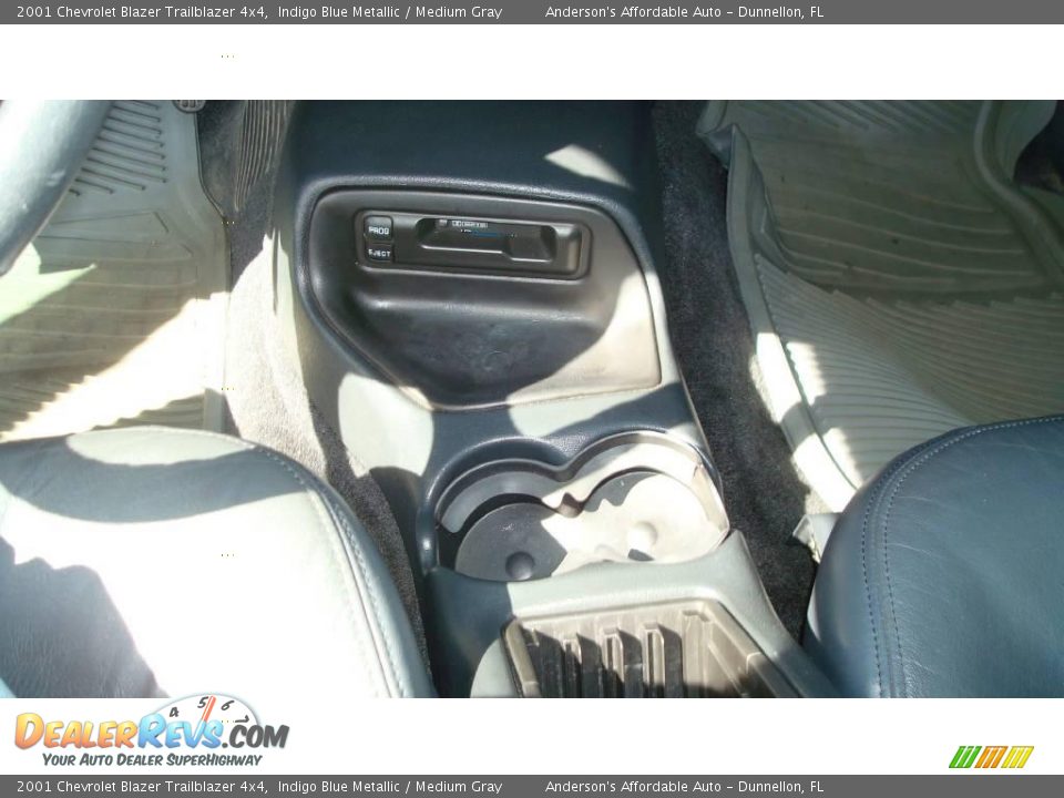2001 Chevrolet Blazer Trailblazer 4x4 Indigo Blue Metallic / Medium Gray Photo #17