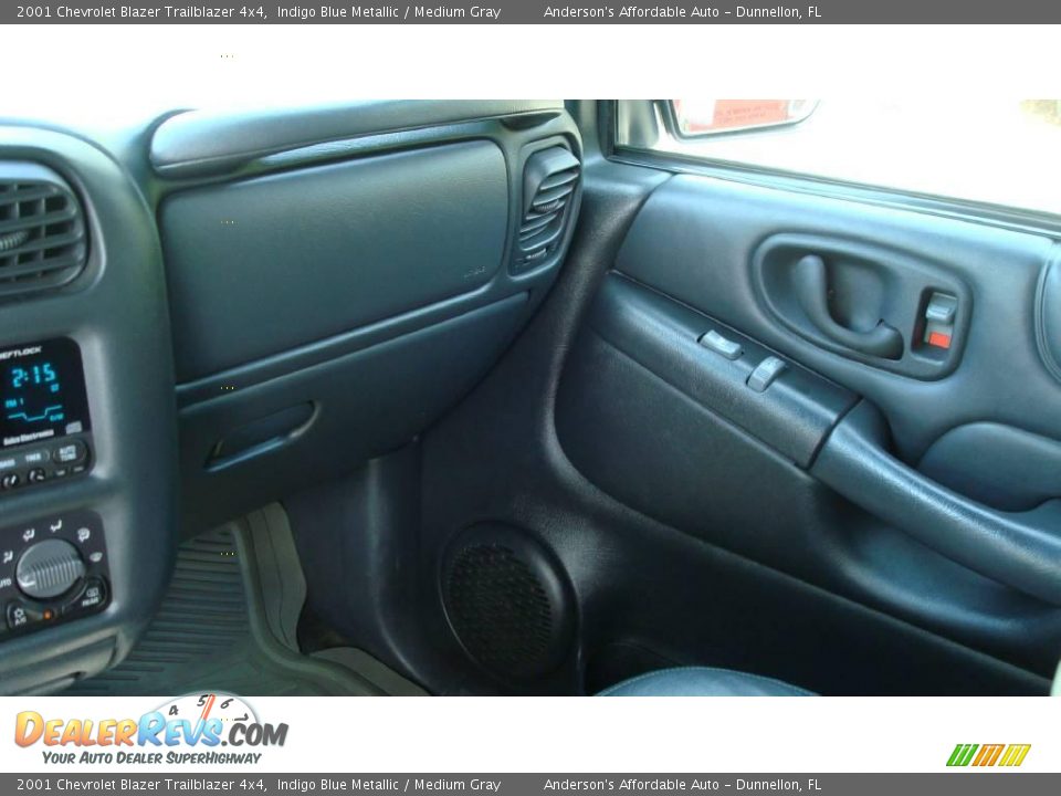 2001 Chevrolet Blazer Trailblazer 4x4 Indigo Blue Metallic / Medium Gray Photo #18