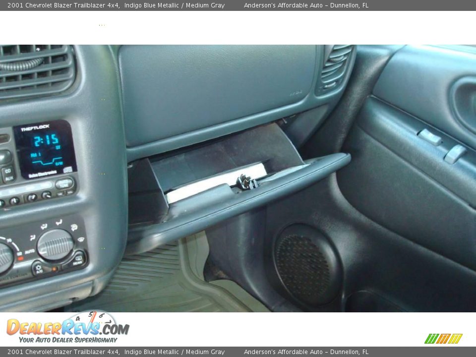 2001 Chevrolet Blazer Trailblazer 4x4 Indigo Blue Metallic / Medium Gray Photo #19