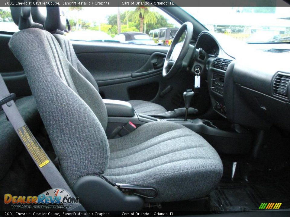 2001 Chevrolet Cavalier Coupe Sandrift Metallic / Graphite Photo #16