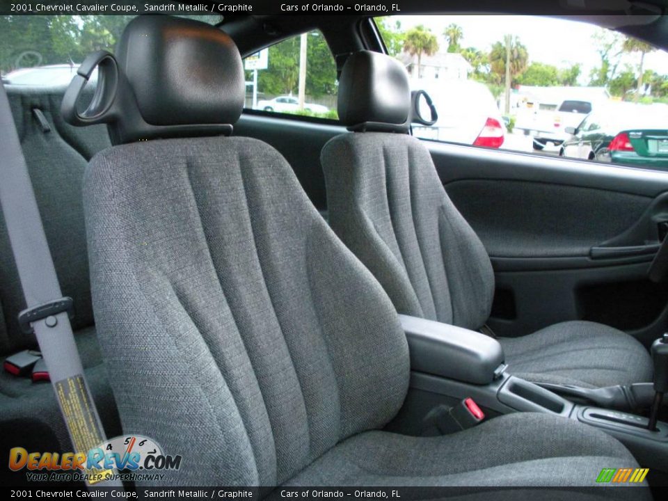 2001 Chevrolet Cavalier Coupe Sandrift Metallic / Graphite Photo #17