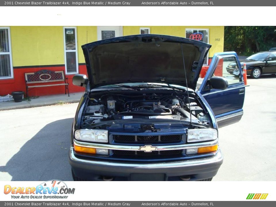 2001 Chevrolet Blazer Trailblazer 4x4 Indigo Blue Metallic / Medium Gray Photo #28