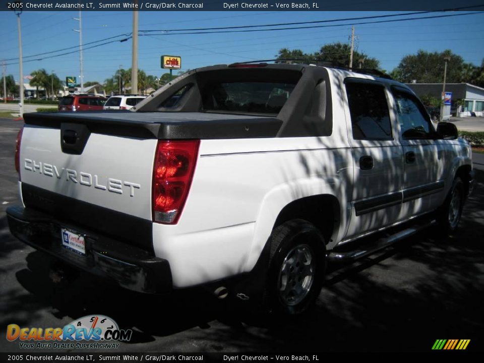 2005 Chevrolet Avalanche LT Summit White / Gray/Dark Charcoal Photo #4