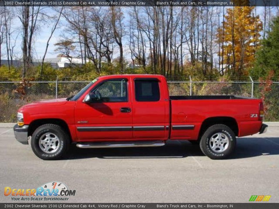 2002 Chevrolet Silverado 1500 LS Extended Cab 4x4 Victory Red / Graphite Gray Photo #2