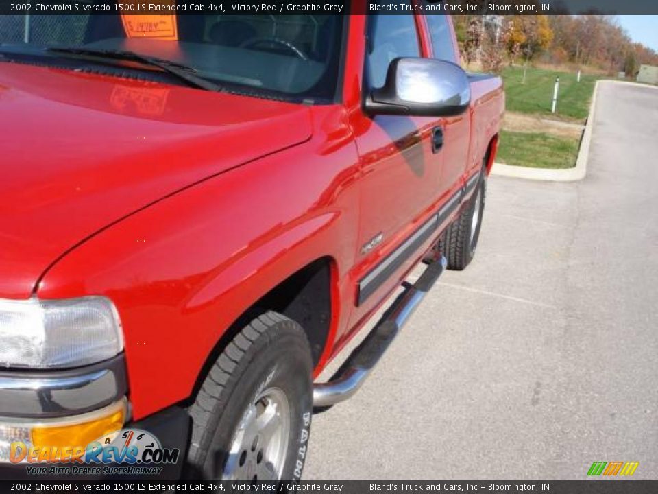 2002 Chevrolet Silverado 1500 LS Extended Cab 4x4 Victory Red / Graphite Gray Photo #7