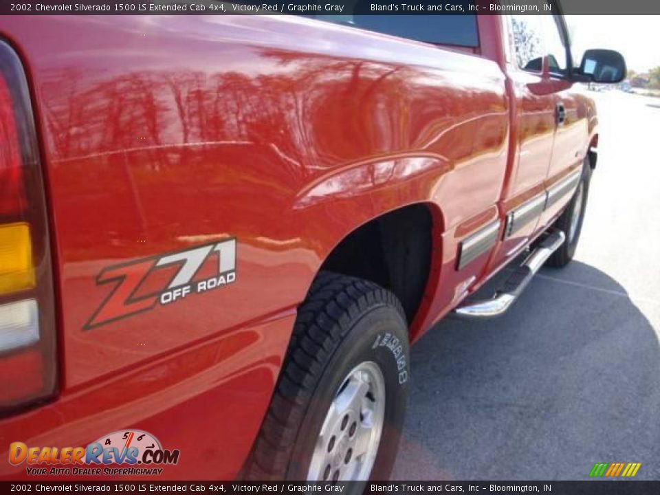 2002 Chevrolet Silverado 1500 LS Extended Cab 4x4 Victory Red / Graphite Gray Photo #13