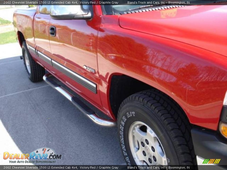 2002 Chevrolet Silverado 1500 LS Extended Cab 4x4 Victory Red / Graphite Gray Photo #14
