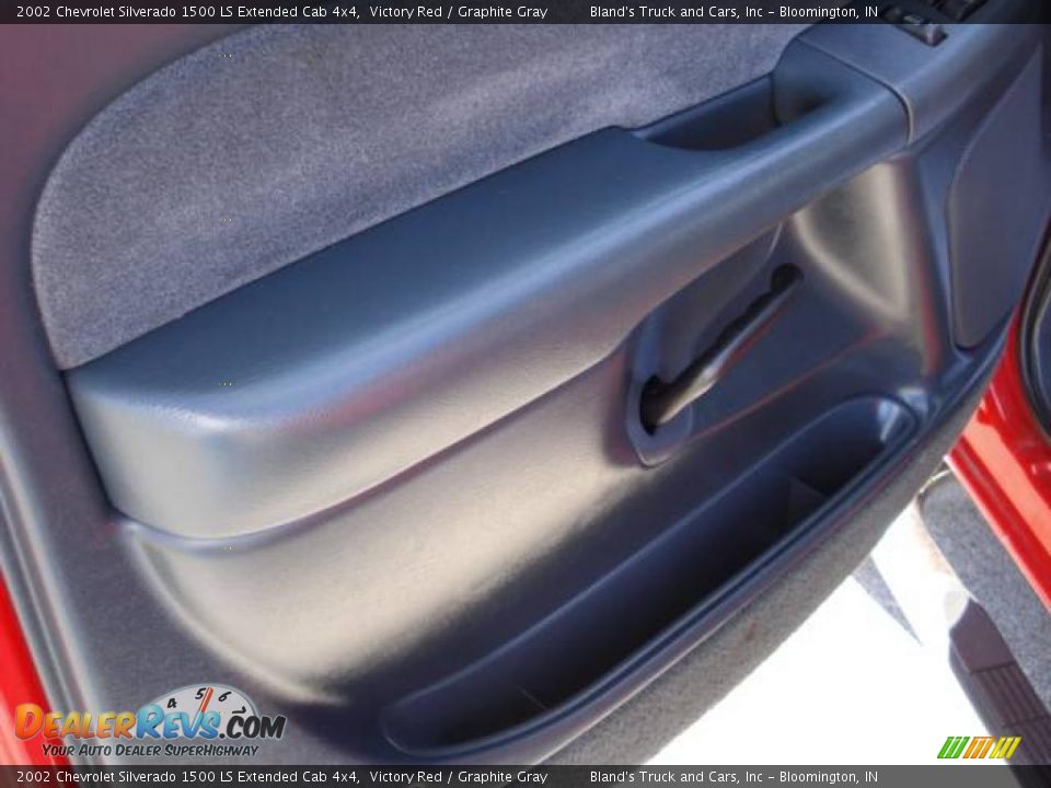 2002 Chevrolet Silverado 1500 LS Extended Cab 4x4 Victory Red / Graphite Gray Photo #15