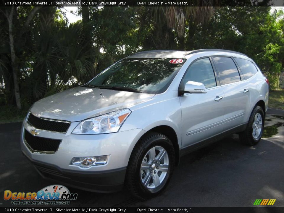 2010 Chevrolet Traverse LT Silver Ice Metallic / Dark Gray/Light Gray Photo #1