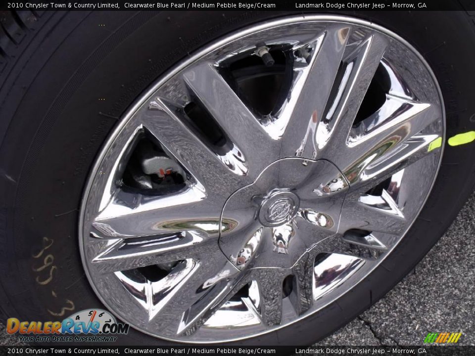 2010 Chrysler Town & Country Limited Clearwater Blue Pearl / Medium Pebble Beige/Cream Photo #5