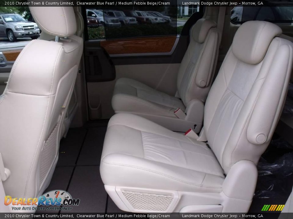 2010 Chrysler Town & Country Limited Clearwater Blue Pearl / Medium Pebble Beige/Cream Photo #7