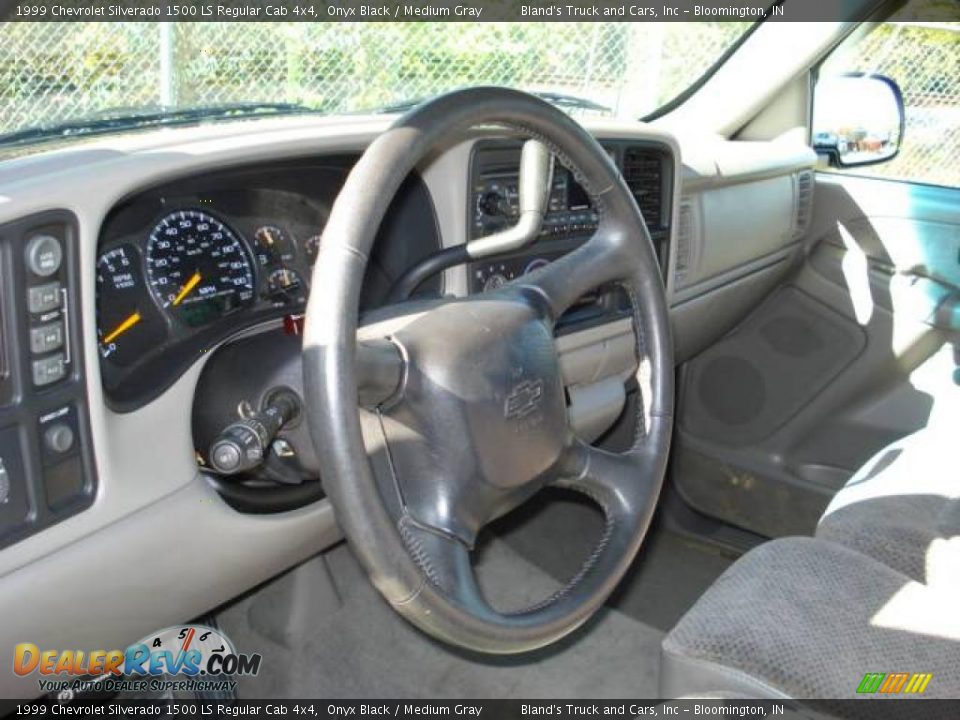 1999 Chevrolet Silverado 1500 LS Regular Cab 4x4 Onyx Black / Medium Gray Photo #5