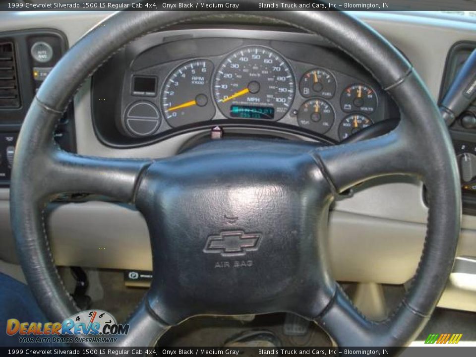 1999 Chevrolet Silverado 1500 LS Regular Cab 4x4 Onyx Black / Medium Gray Photo #12