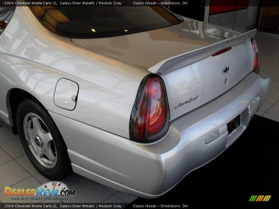 2004 Chevrolet Monte Carlo LS Galaxy Silver Metallic / Medium Gray Photo #9