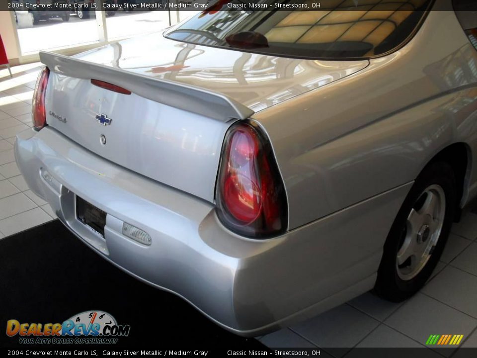 2004 Chevrolet Monte Carlo LS Galaxy Silver Metallic / Medium Gray Photo #10