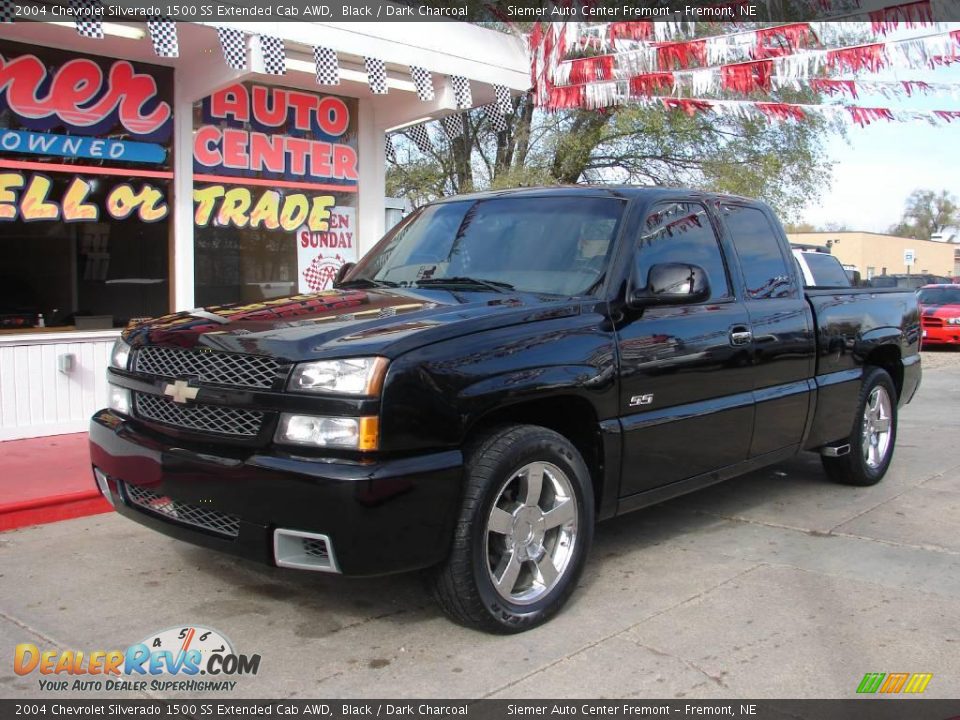 2004 Chevrolet Silverado 1500 SS Extended Cab AWD Black / Dark Charcoal Photo #2