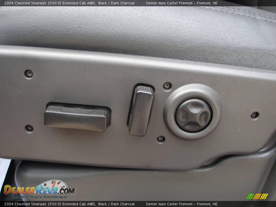 2004 Chevrolet Silverado 1500 SS Extended Cab AWD Black / Dark Charcoal Photo #10