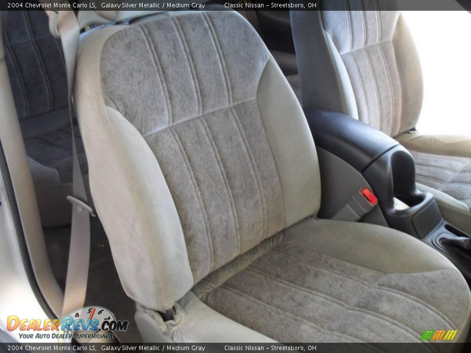 2004 Chevrolet Monte Carlo LS Galaxy Silver Metallic / Medium Gray Photo #17