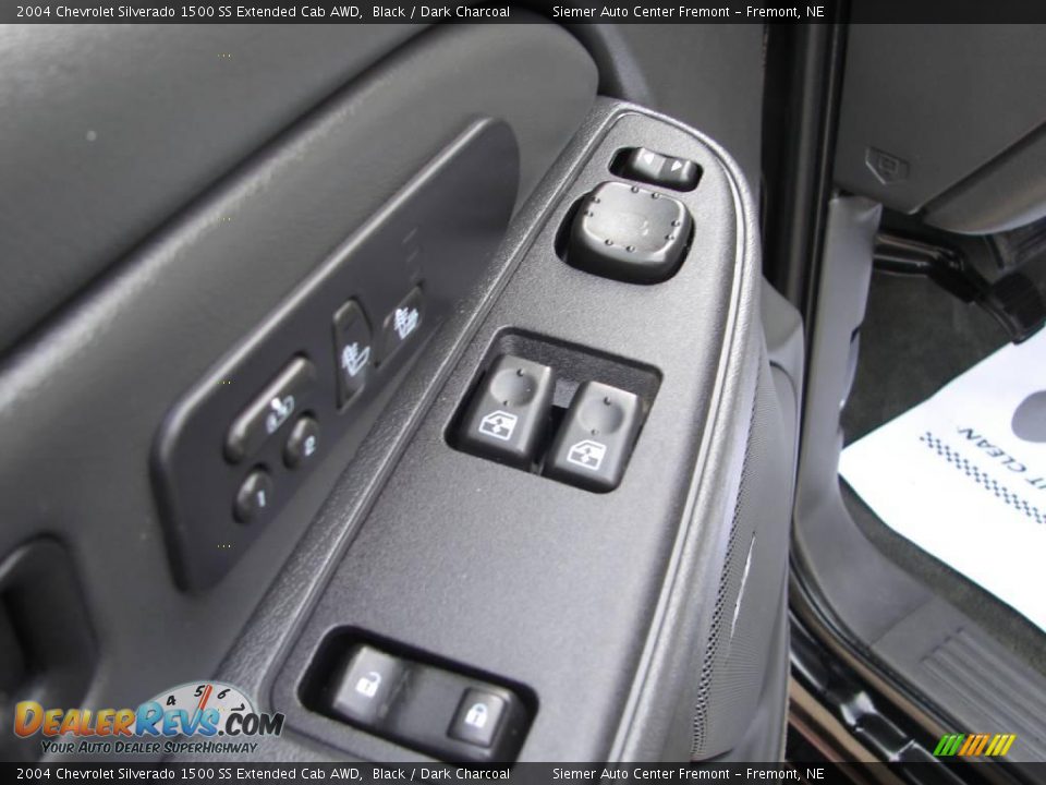 2004 Chevrolet Silverado 1500 SS Extended Cab AWD Black / Dark Charcoal Photo #11