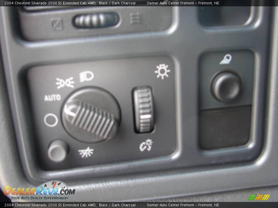 2004 Chevrolet Silverado 1500 SS Extended Cab AWD Black / Dark Charcoal Photo #13