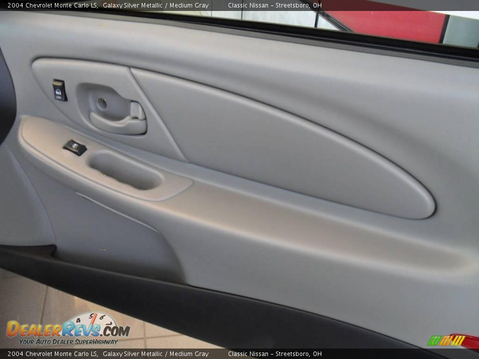 2004 Chevrolet Monte Carlo LS Galaxy Silver Metallic / Medium Gray Photo #20