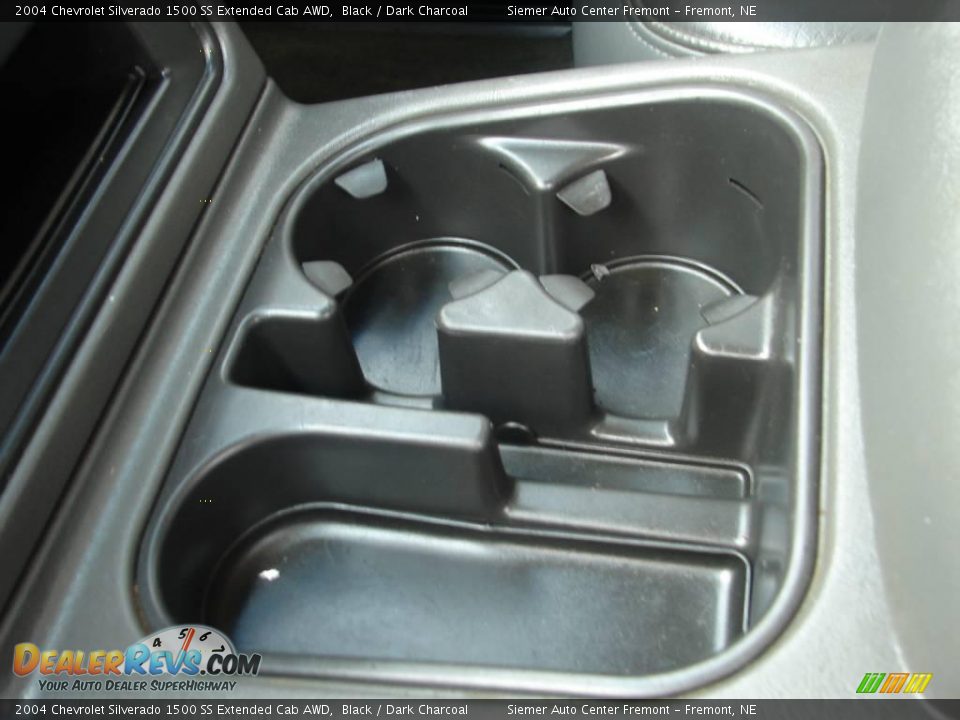 2004 Chevrolet Silverado 1500 SS Extended Cab AWD Black / Dark Charcoal Photo #18