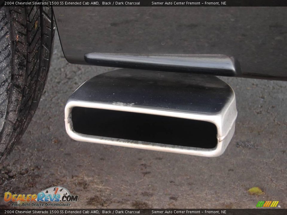 2004 Chevrolet Silverado 1500 SS Extended Cab AWD Black / Dark Charcoal Photo #20