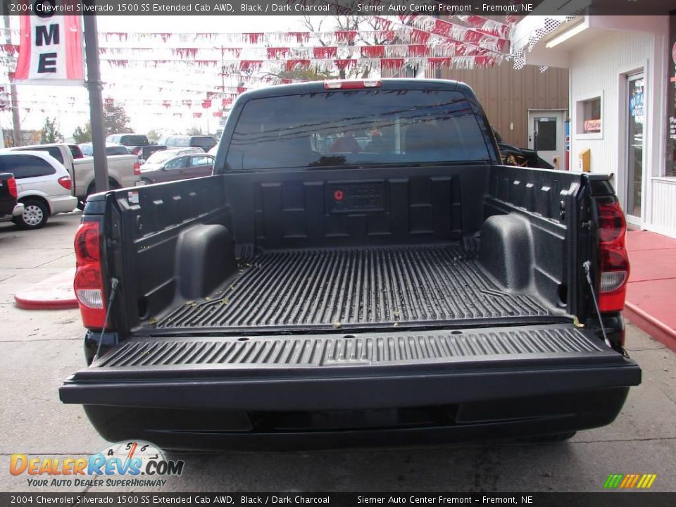 2004 Chevrolet Silverado 1500 SS Extended Cab AWD Black / Dark Charcoal Photo #22