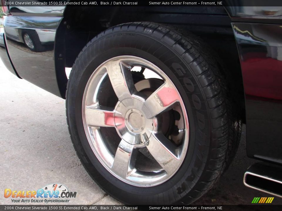 2004 Chevrolet Silverado 1500 SS Extended Cab AWD Black / Dark Charcoal Photo #23