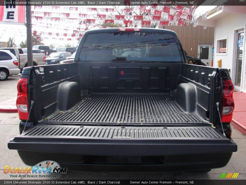 2004 Chevrolet Silverado 1500 SS Extended Cab AWD Black / Dark Charcoal Photo #24