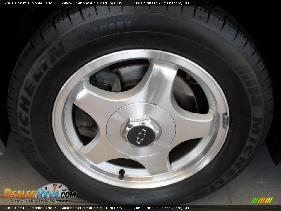 2004 Chevrolet Monte Carlo LS Galaxy Silver Metallic / Medium Gray Photo #26