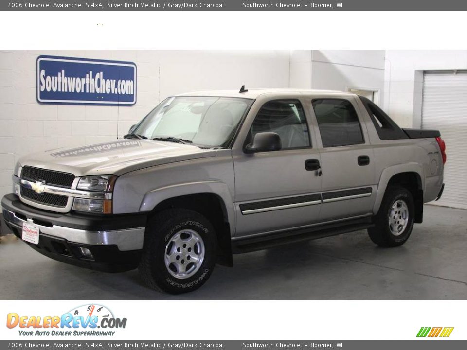 2006 Chevrolet Avalanche LS 4x4 Silver Birch Metallic / Gray/Dark Charcoal Photo #1